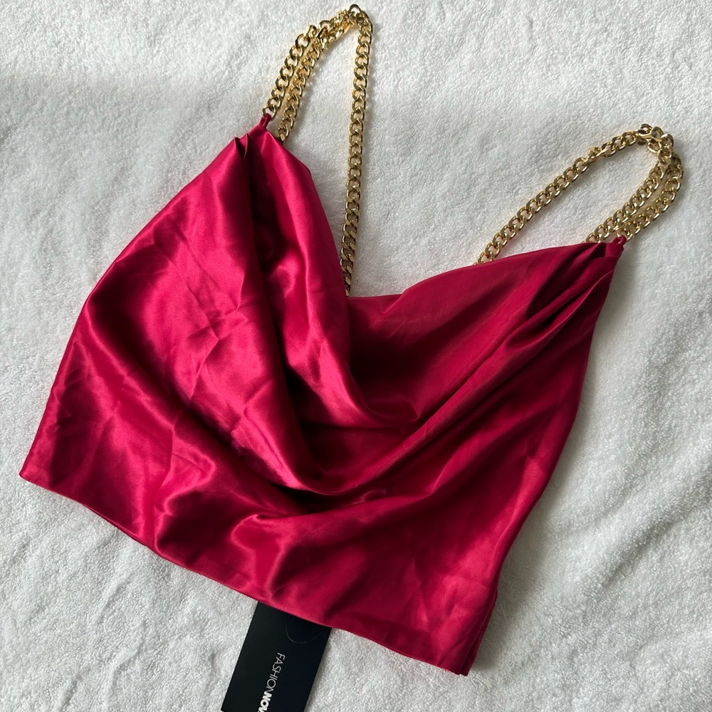 Fashion nova satin fuchsia top with chain strap